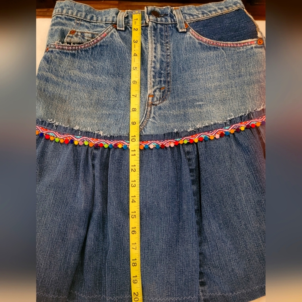 HANDMADE UPCYCLED LEVI MEETS WRANGLER COLORFULLY EMBELLISHED DENIM SKIRT! SZ 6 - Picture 9 of 9